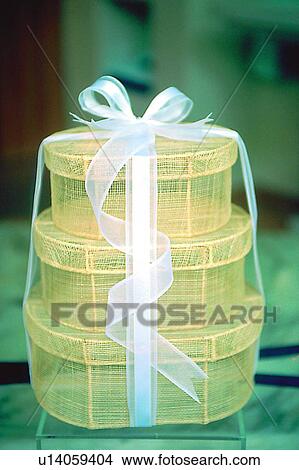Picture - object, life, lid, gift, ribbon, bow. Fotosearch