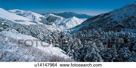 Picture - Clear Sky, Covering, Day, Dry, Extreme Terrain. Fotosearch