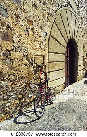 Stock Photo - Street, Small street, Building, Buildings, Door, Arch, Perspective. Fotosearch