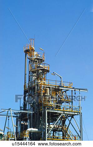 Picture - Industry, Energy, Power, Petroleum, Oil industry, Tower, Towers. Fotosearch