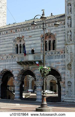 Picture - Como Duomo -exterior detail. Fotosearch