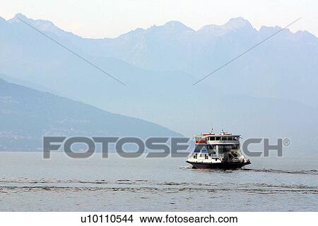 Picture - Bellagio -view of ferry. Fotosearch