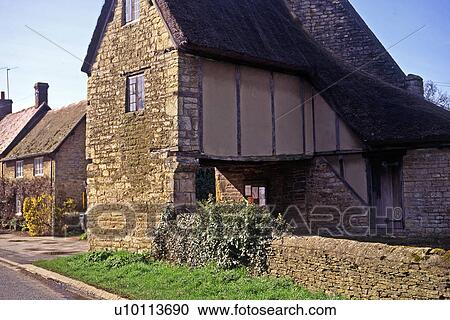 Long Compton, Oxfordshire, UK View Large Photo Image Stock Image - Long Compton, Oxfordshire, UK. Fotosearch