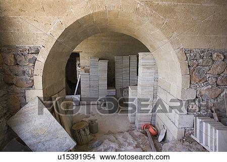 Picture - Bucket, Indoors, Doorway, Arch. Fotosearch