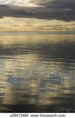 Picture - Cloud, Day, Dusk, Horizon Over Water. Fotosearch