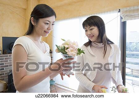Picture - Flower Arrangement. Fotosearch