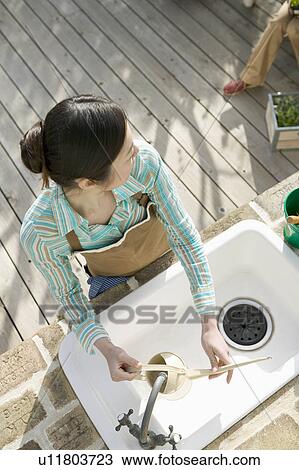 Stock Image - Gardening. Fotosearch
