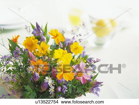 Picture - Bunch of Flowers, High Angle View, Close Up, Differential Focus, In Focus, Out Focus. Fotosearch