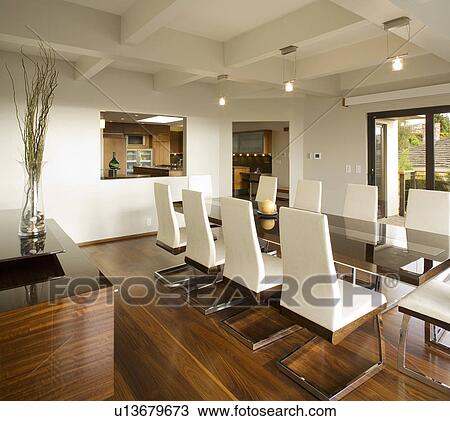 Modernes, weiß, esszimmer, mit, hartholzböden Stock Bild | u13679673