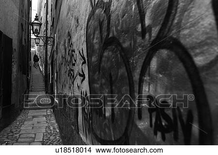 Picture - bricks, buildings, wall, stone, brick, alley. Fotosearch