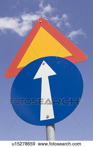 Stock Photo - Cloud, Arrow Sign, Close-Up, Circle, Blue, Arrow. Fotosearch