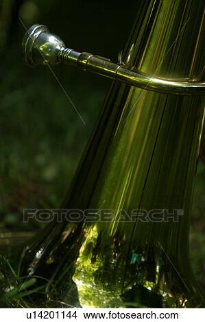 Picture - horn, saxophone, music, device, harmonious, accessory. Fotosearch