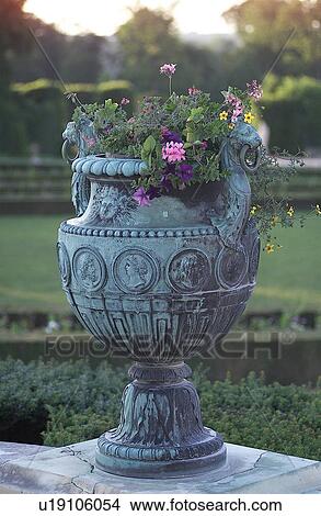 Chateau de Versailles, France View Large Photo Image Picture - Chateau de Versailles, France. Fotosearch