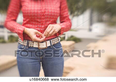 red shirt white jeans