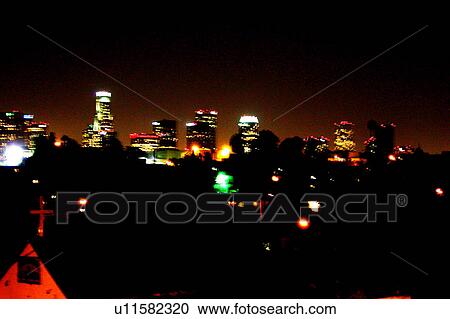 Clipart - Night cityscape. Fotosearch