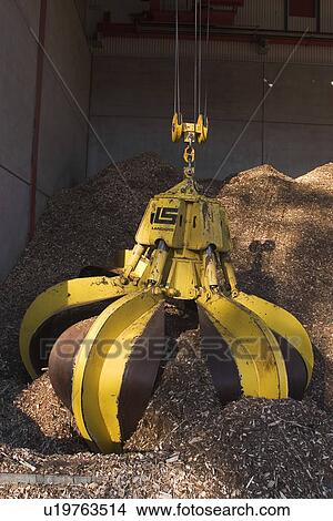 Picture - power, crane, winch, lift, derrick, hoist. Fotosearch