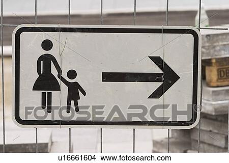 Picture - sing, signboard, written, writing, painted, painted signboard. Fotosearch