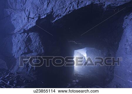 Picture - Blue, Digging, Earth Tones, Light. Fotosearch