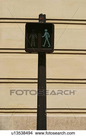 Picture - traffic, signal, guide, pole, figure, red. Fotosearch
