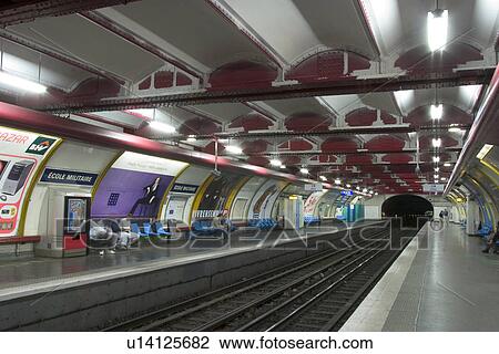 Stock Image - travel, commute, commuting, commuter, locomotive, station. Fotosearch