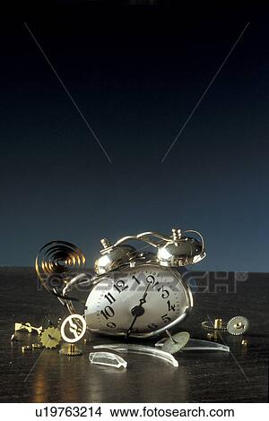 Picture - alarmclock, clock, broken, Bernhard, alarm. Fotosearch