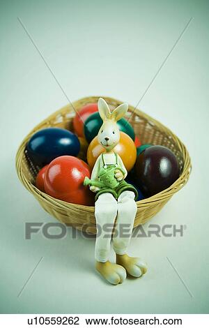 Stock Image - osternest, freigestellt, alfred, aliment, colored, colorful. Fotosearch