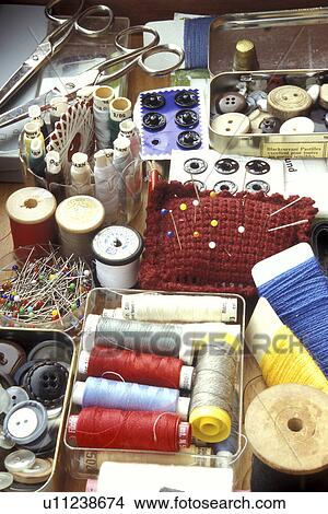 Picture - knopf, Bernhard, button, buttons, CLOSE. Fotosearch