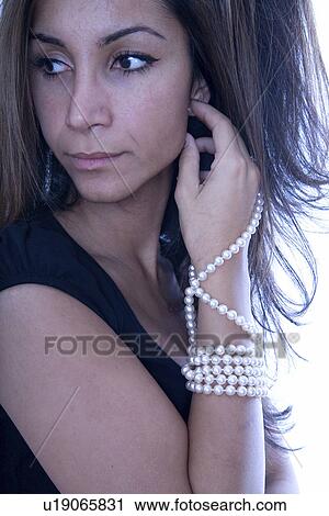Stock Image - kette, adults, beauty, brown, brunette. Fotosearch