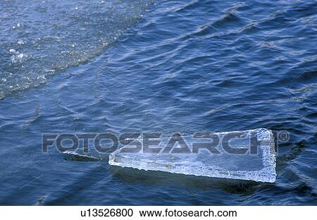 Stock Image - eiskristalle, blue, Danube, cold, calf, floe, austria. Fotosearch