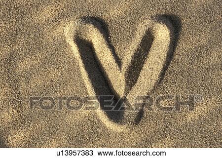 Stock Image - buchstabe, schriftzeichen, alphabetic, beige, Bernhard, brown. Fotosearch