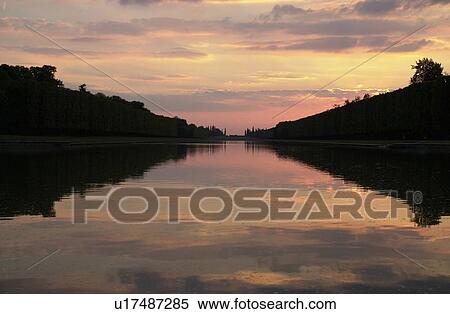 Chateau de Versailles, France View Large Photo Image Stock Photography - Chateau de Versailles, France. Fotosearch