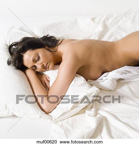 Women sleep naked on bed images 104