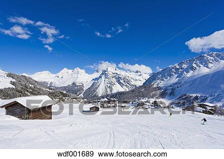 Svizzera Vista Di Montagne Coperto Con Neve A Arosa Archivio Fotografico Wdf0016 Fotosearch