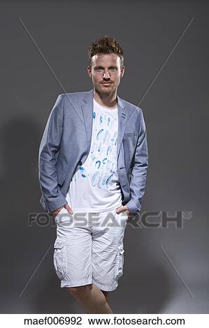 pantaloncini e giacca