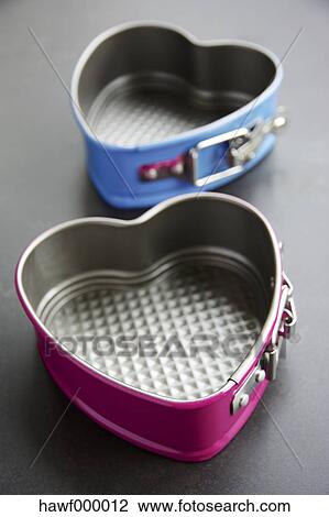 shaped cake pans