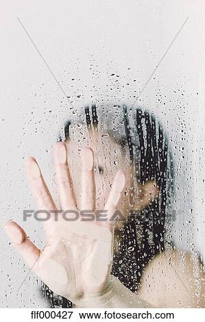 Asiatische Frau Hinter Fenster Druecken Hand Gegen Scheibe Mit Bewassern Fallen Stock Foto Flf Fotosearch