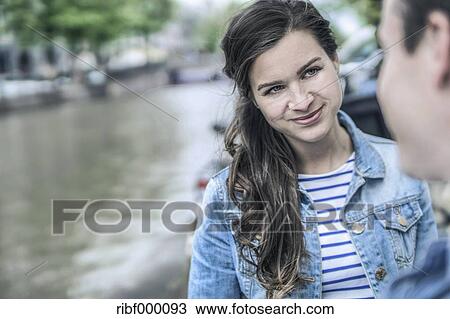 Holland Amsterdam Frau Lachelt Mann An Flirten Liebe Urlaub