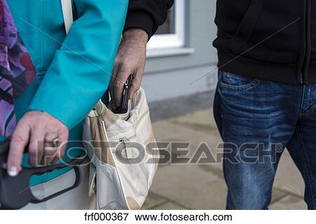 pickpocket purse