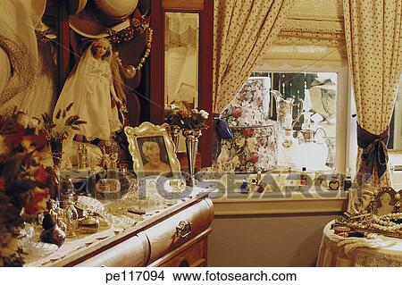 Picture - arrangement, still life, assorted, antique. Fotosearch