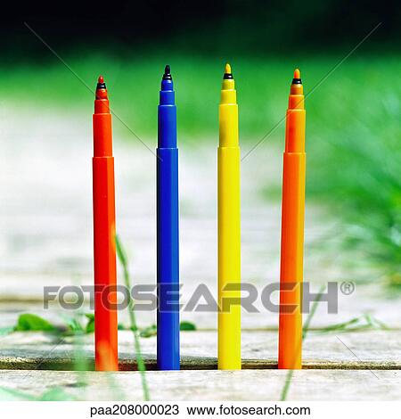 colored felt pens