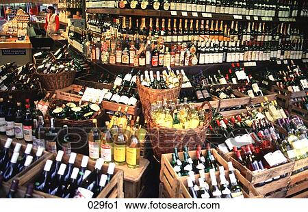 店 ディスプレイ の ワインのビン ストックイメージ 029fo1 Fotosearch