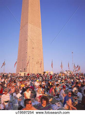 Picture - Crowd at Desert Storm Victory Parade, Washington DC. Fotosearch