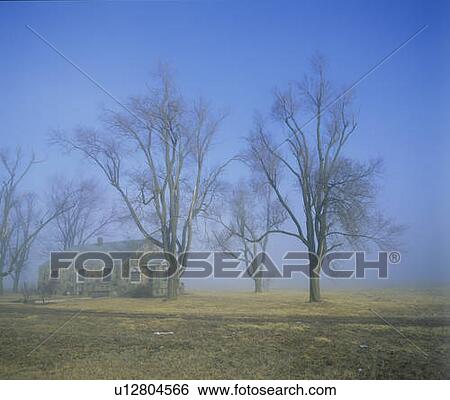 Stock Photograph - Deserted House, Springfield, Missouri. Fotosearch