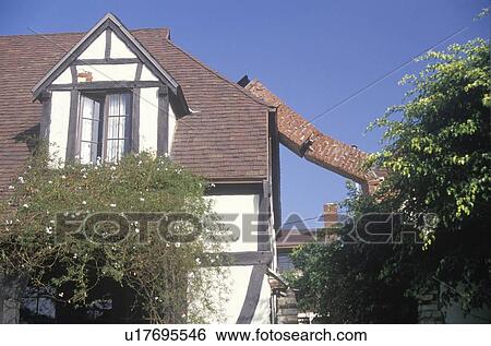 Stock Photograph - Earthquake damage. Fotosearch