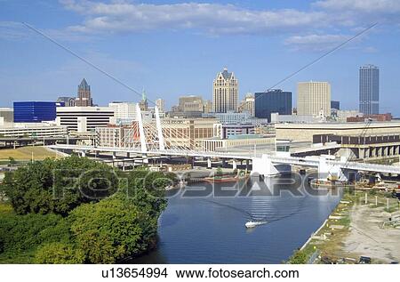 Milwaukee skyline View Large Photo Image Picture - Milwaukee skyline. Fotosearch
