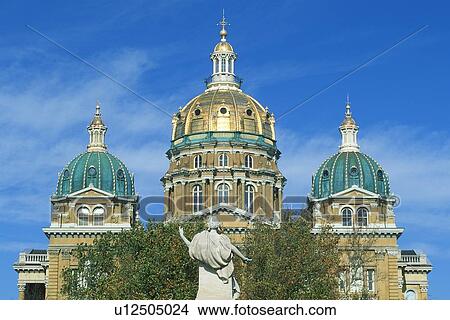 Picture - State Capitol of Iowa, Des Moines. Fotosearch