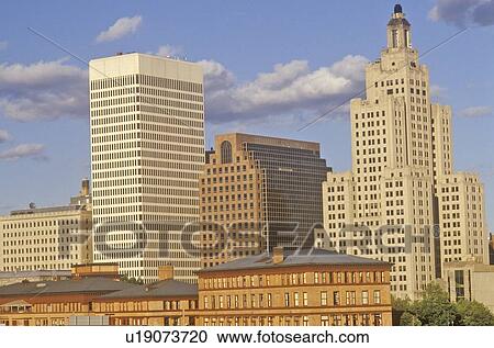 Stock Image - Sunrise on the Hartford skyline, Hartford, Connecticut. Fotosearch