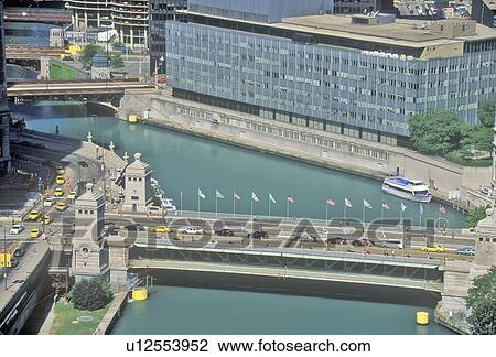 Stock Image - The Chicago River and the Michigan Avenue Bridge, Chicago, Illinois. Fotosearch