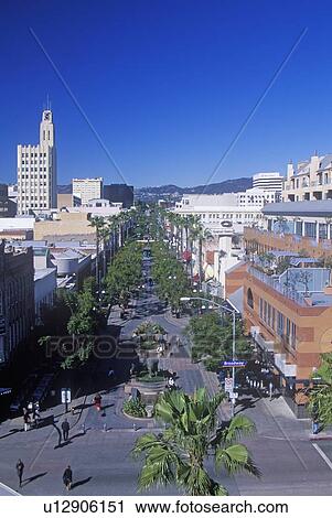 Stock Image - The Santa Monica Mall, 3rd Street Promenade in Santa Monica, California. Fotosearch