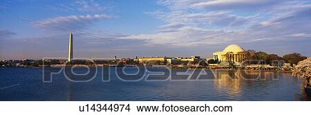 Picture - This is the Jefferson Memorial. Fotosearch